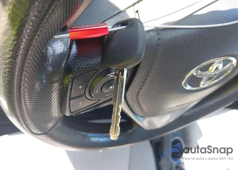 2015 Toyota Corolla Le z USA, uszkodzony, nr VIN 2T1BURHE8FC281657